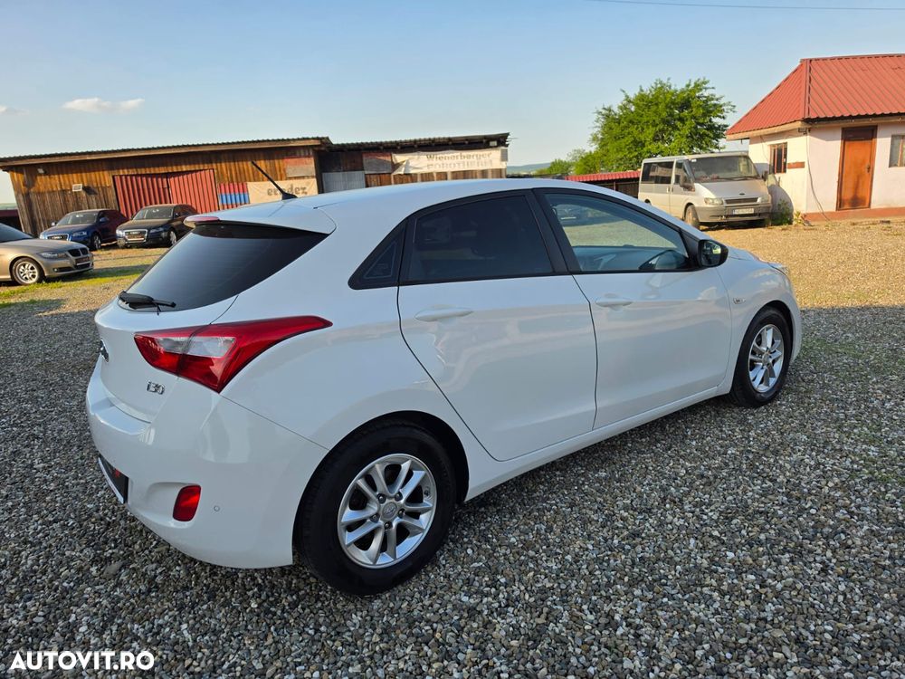 Hyundai i30 i30cw 1.6 Fifa World Cup Edition - 5
