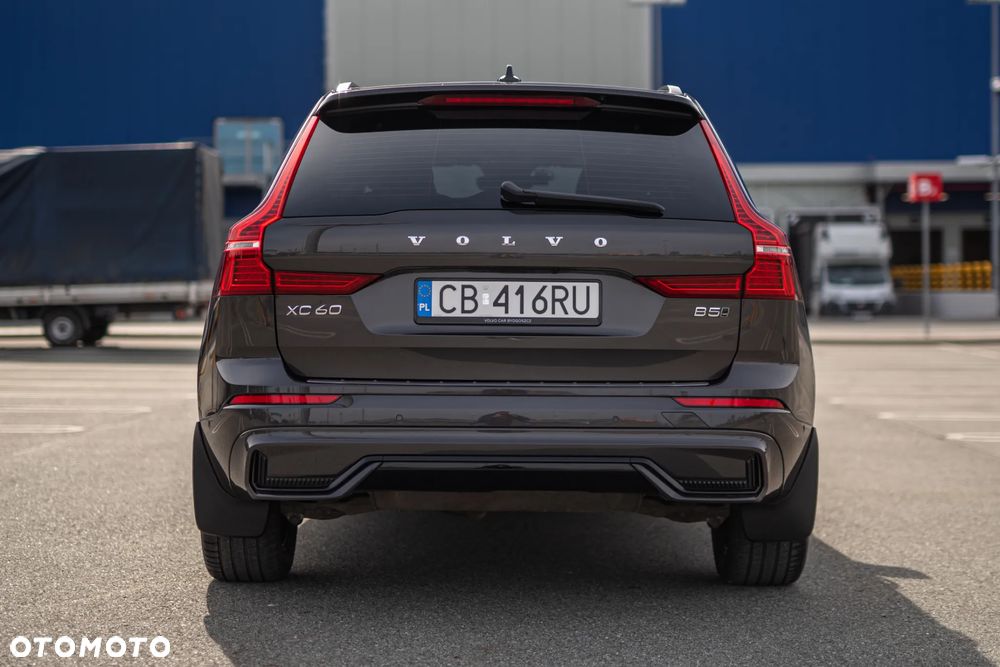 Volvo XC 60 B5 B AWD Plus Dark - 7