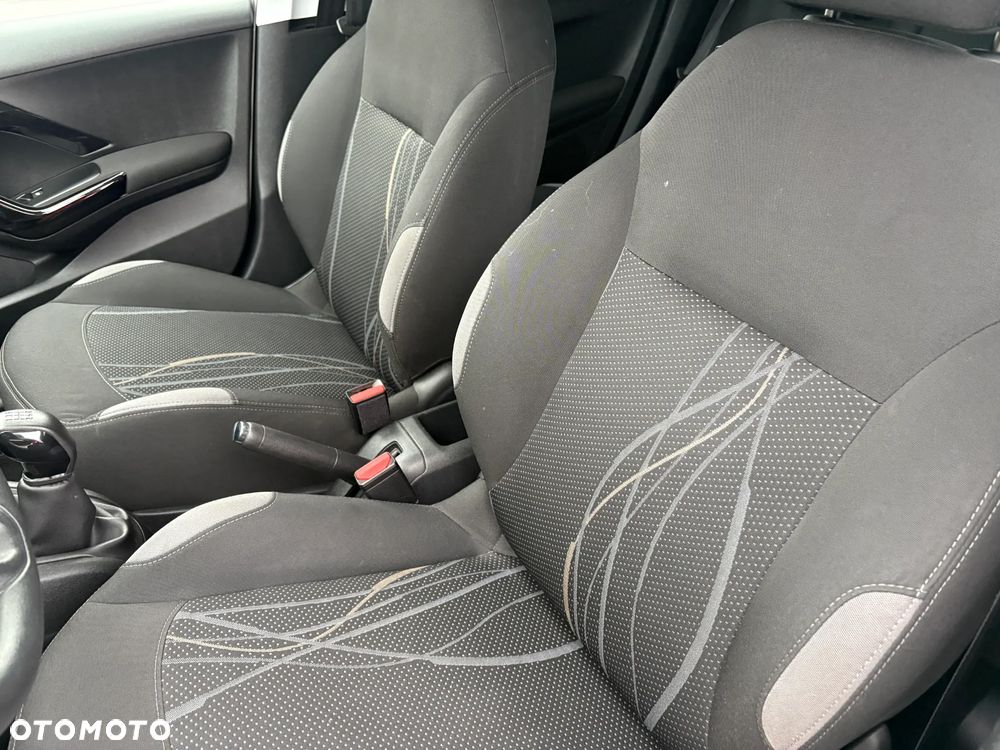 Peugeot 208 PureTech 82 Allure - 14