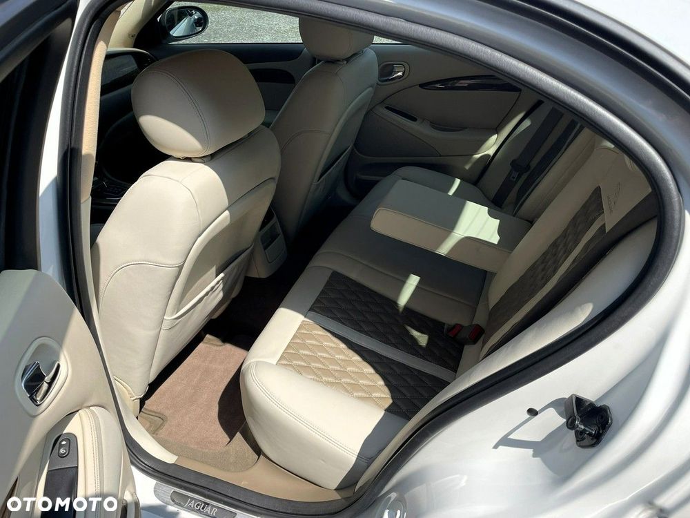Jaguar S-Type - 26