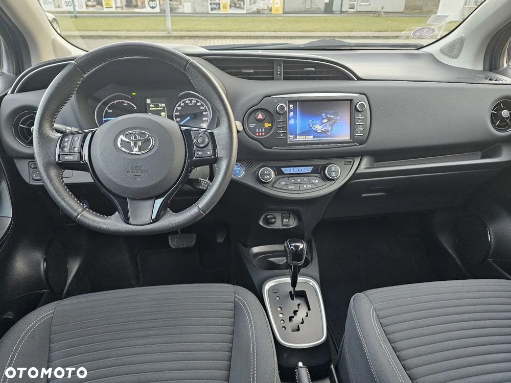 Toyota Yaris Hybrid 100 Premium EU6 - 22
