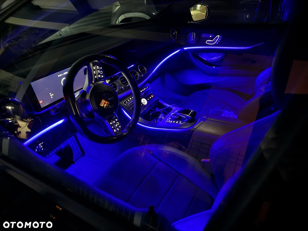 Mercedes-Benz Klasa E 300 9G-TRONIC AMG Line - 31