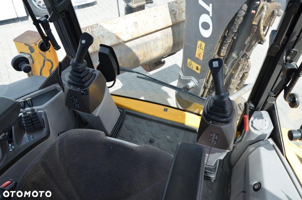 Volvo BL 71 B 2013r / 6086 mth / JOYSTICK / KLIMA / SZYBKOZŁĄCZE / DWUKIERUNKOWA INSTALACJA / 20" / 6964 - 14