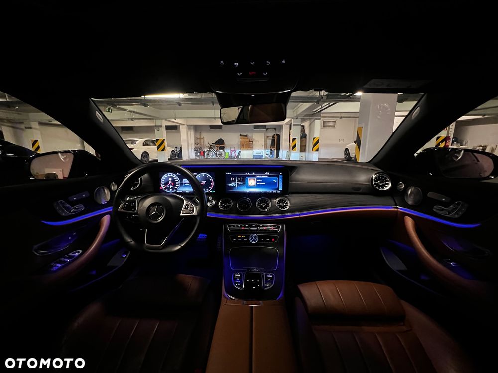 Mercedes-Benz Klasa E 300 9G-TRONIC - 25