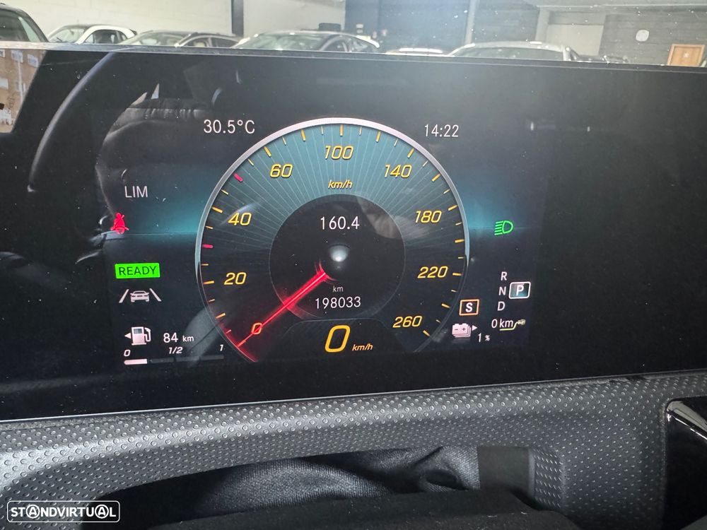 Mercedes-Benz A 250 Limousine e AMG Line - 19