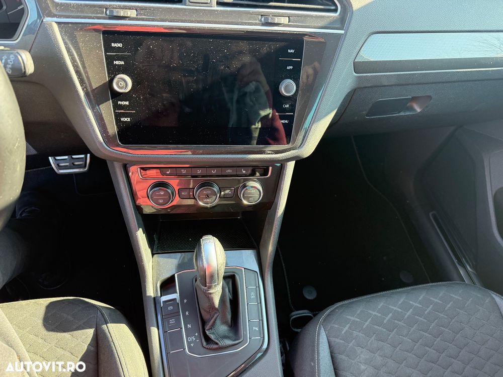 Volkswagen Tiguan - 22