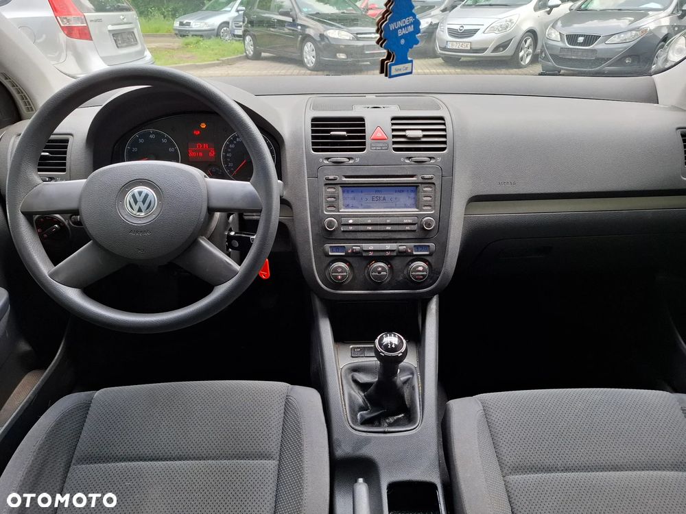 Volkswagen Golf 1.6 Comfortline - 29
