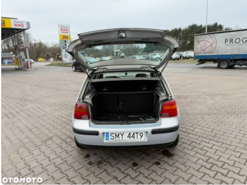 Volkswagen Golf 1.6 - 19