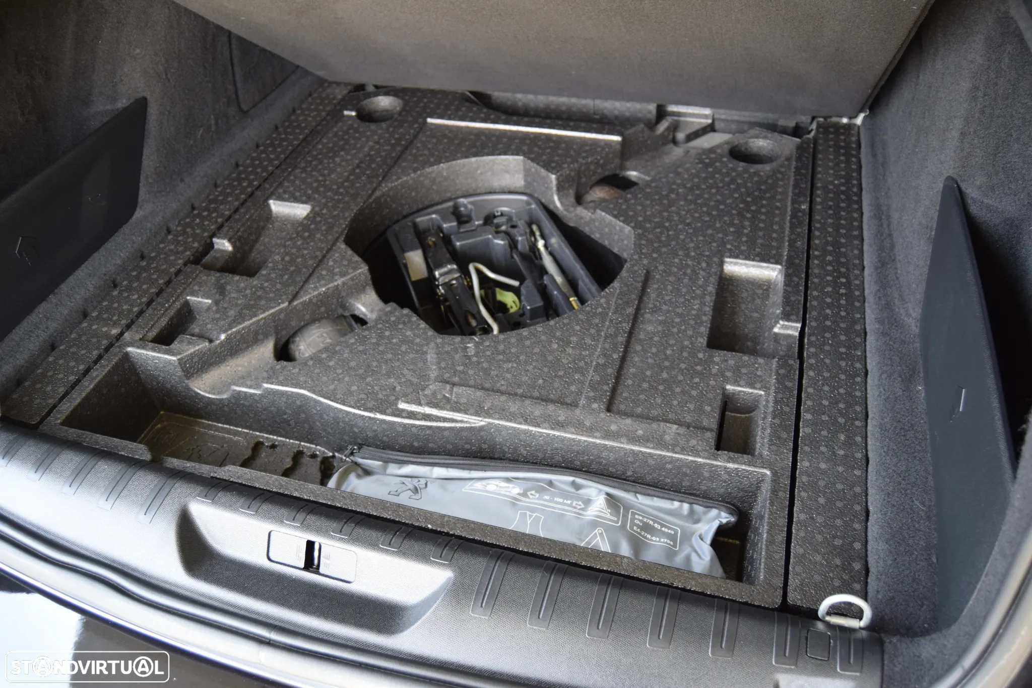 Peugeot 308 SW 1.6 BlueHDi Style - 37