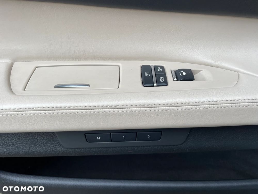 BMW Seria 7 750Li - 25