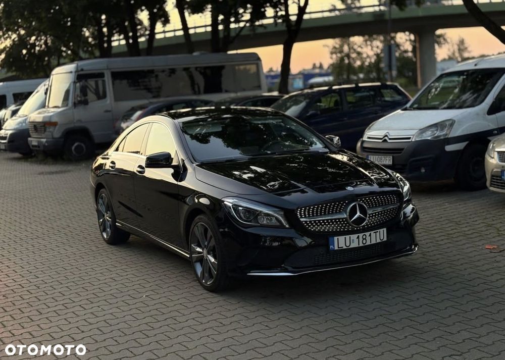Mercedes-Benz CLA 180 7G-DCT - 1