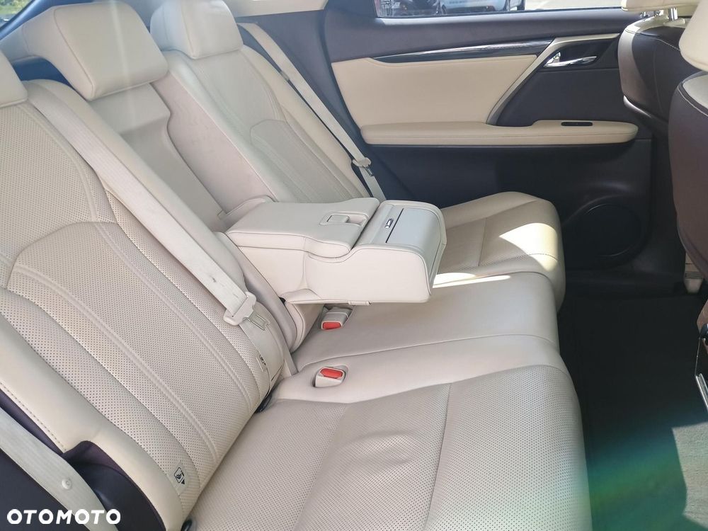 Lexus RX - 15