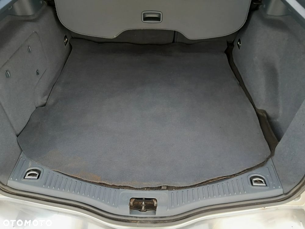 Ford Mondeo 2.0 Ghia - 19