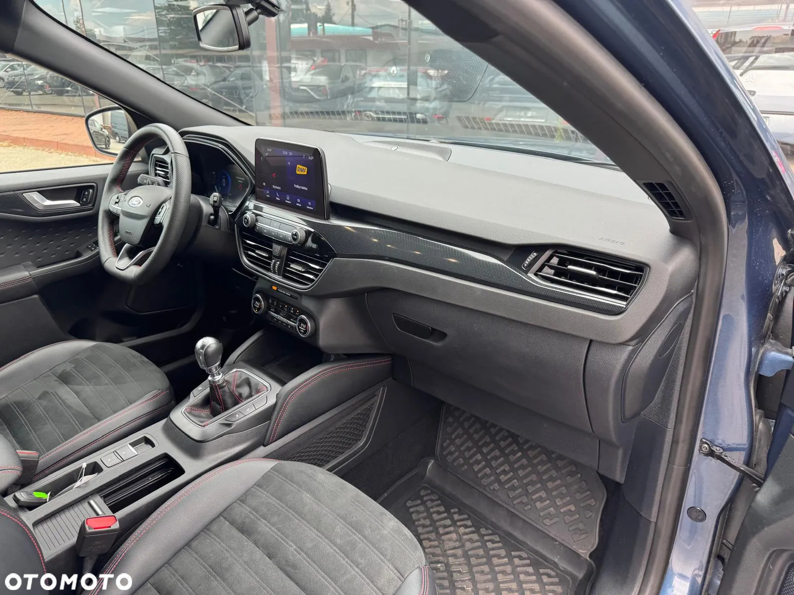 Ford Kuga 2.0 EcoBlue Hybrid ST-LINE - 28