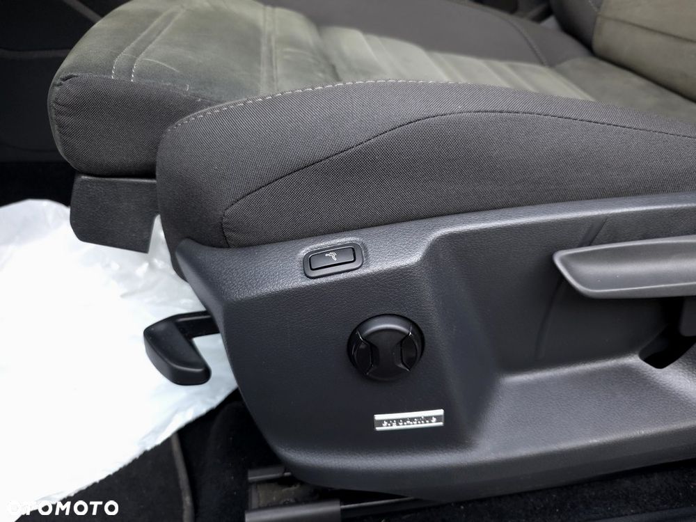 Volkswagen Touran 2.0 TDI BMT Highline DSG - 15