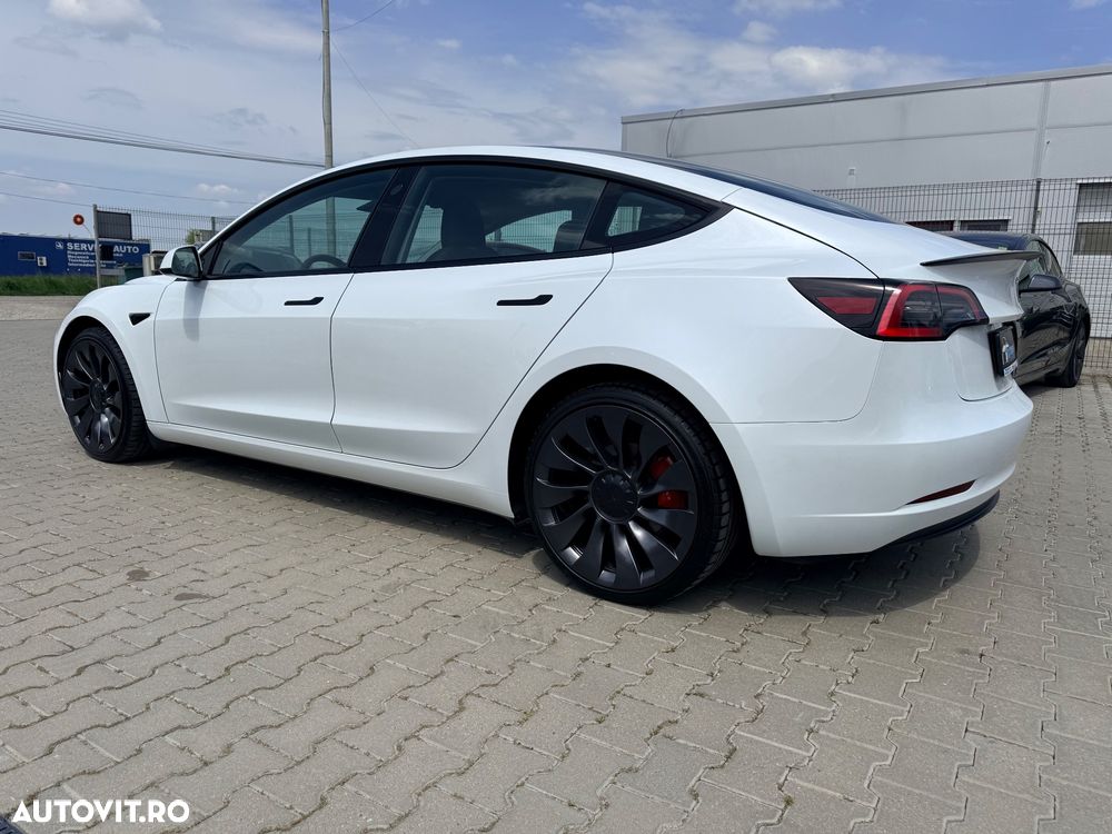 Tesla Model 3 - 6