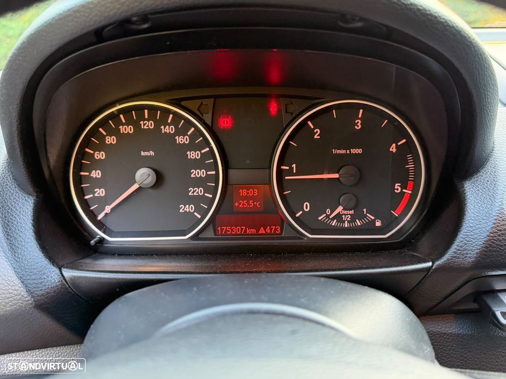 BMW 118 d Pack M - 14