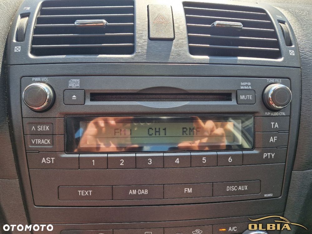 Toyota Avensis - 24