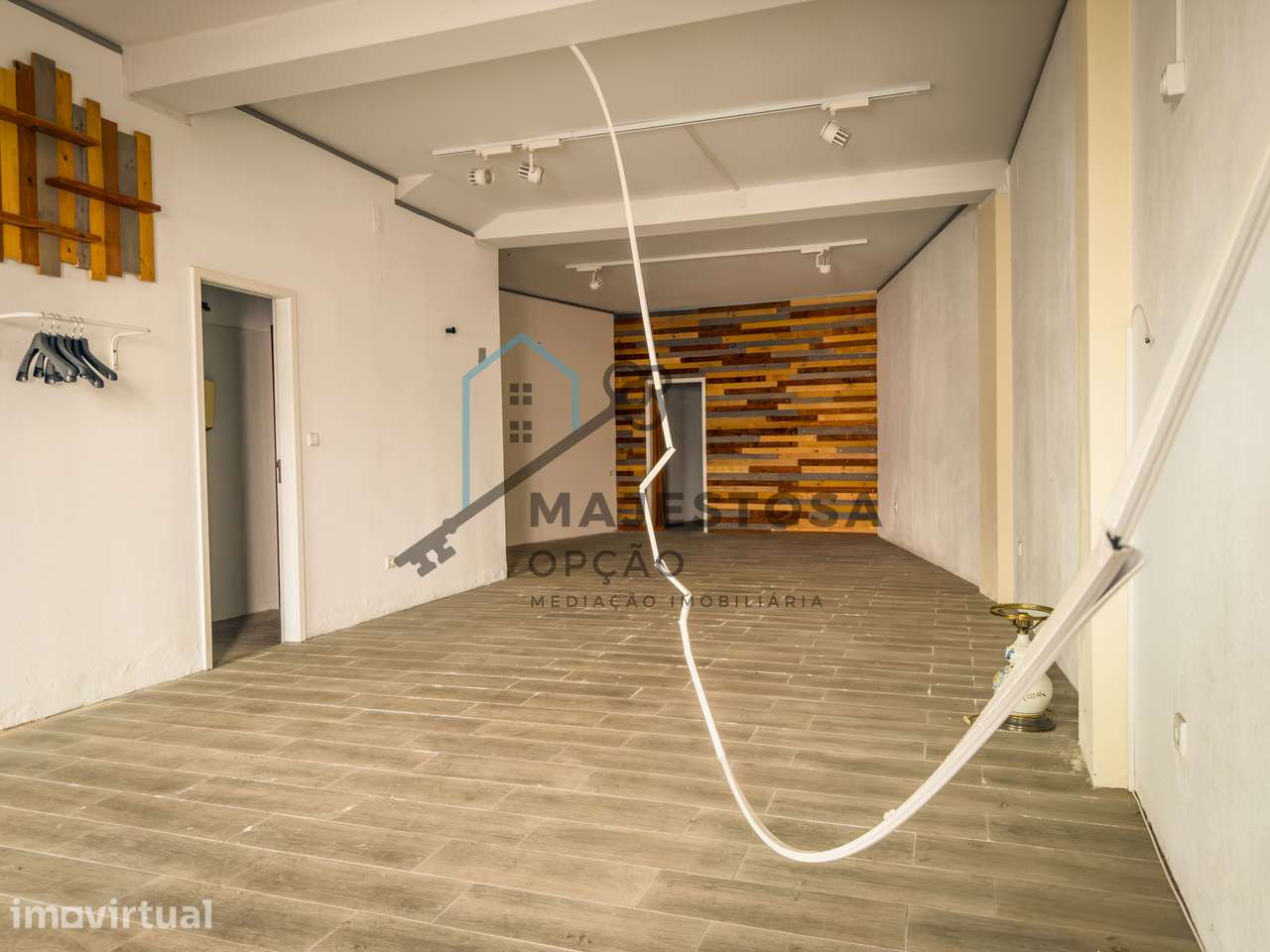 Prédio Inteiro — Comércio + Habitação | Centro de Vila do Conde - Grande imagem: 3/23