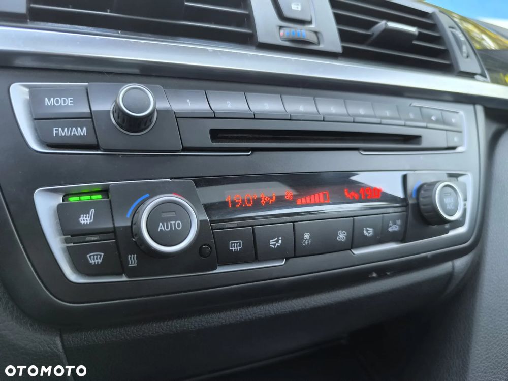 BMW Seria 3 335i xDrive Edition Sport - 24