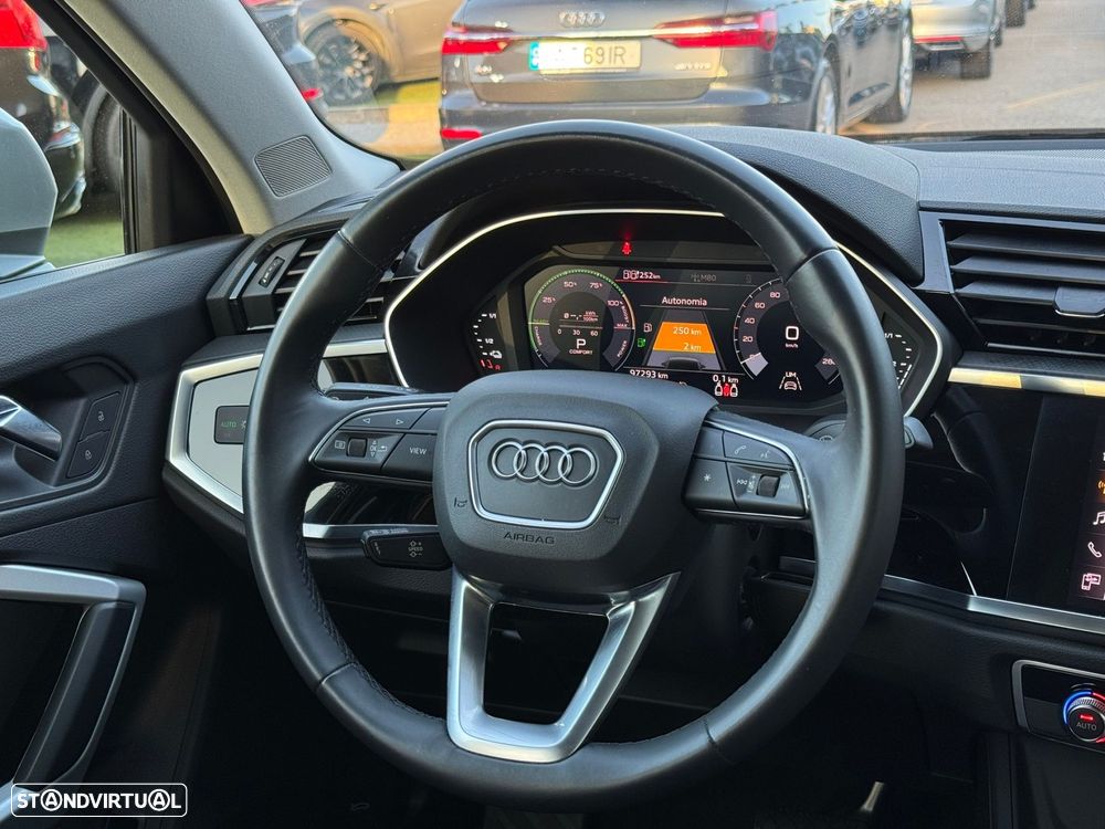 Audi Q3 45 TFSIe S tronic - 23