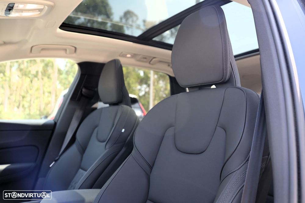 Volvo XC 60 2.0 T6 PHEV Plus Dark AWD - 8
