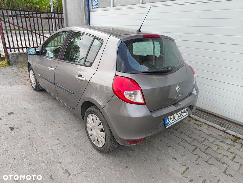 Renault Clio 1.5 dCi Alize - 4