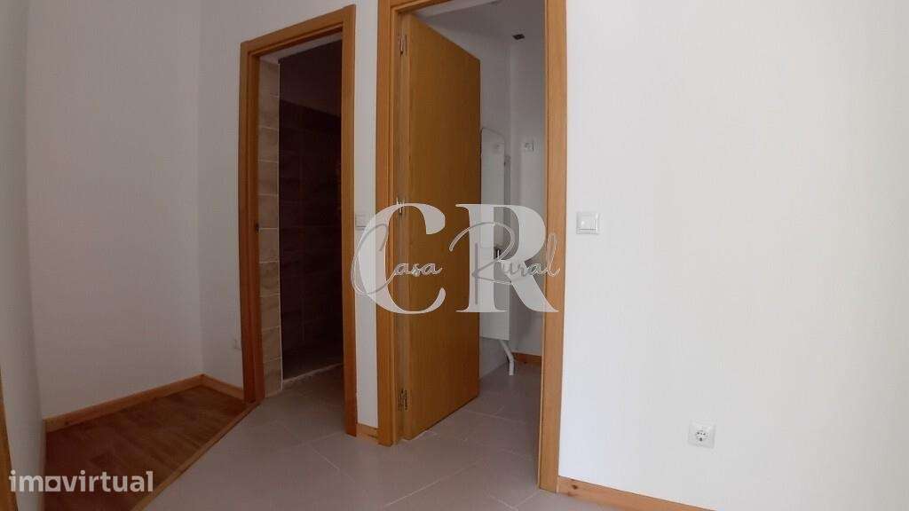 Apartamento R/C renovado para venda no centro de Figueiró dos Vinhos - Grande imagem: 5/13