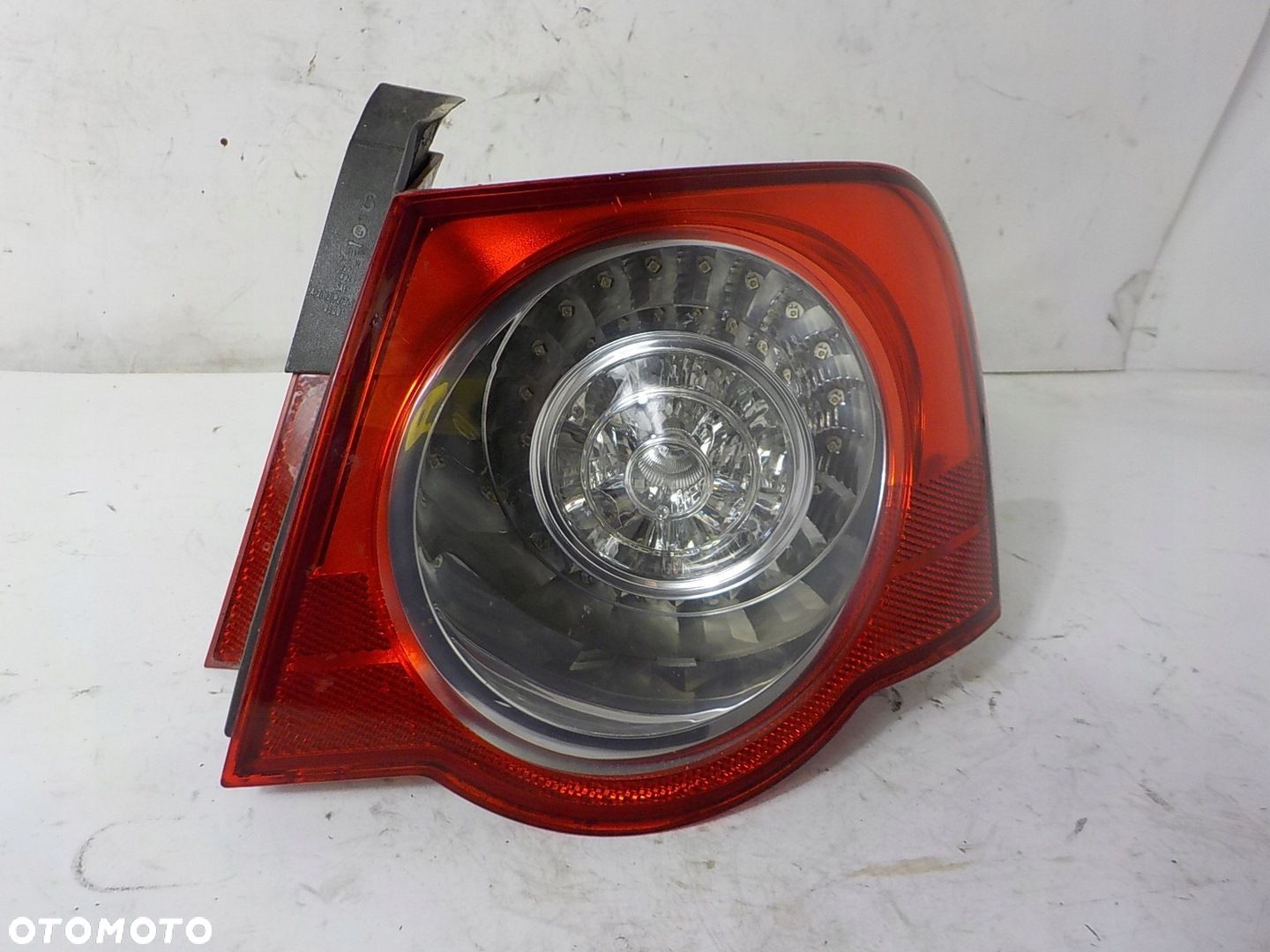 VOLKSWAGEN PASSAT B6 SEDAN LAMPA PRAWA TYŁ TYLNA - 1