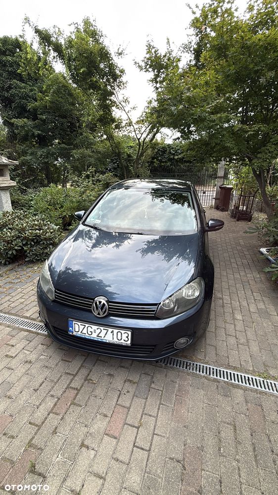 Volkswagen Golf - 1