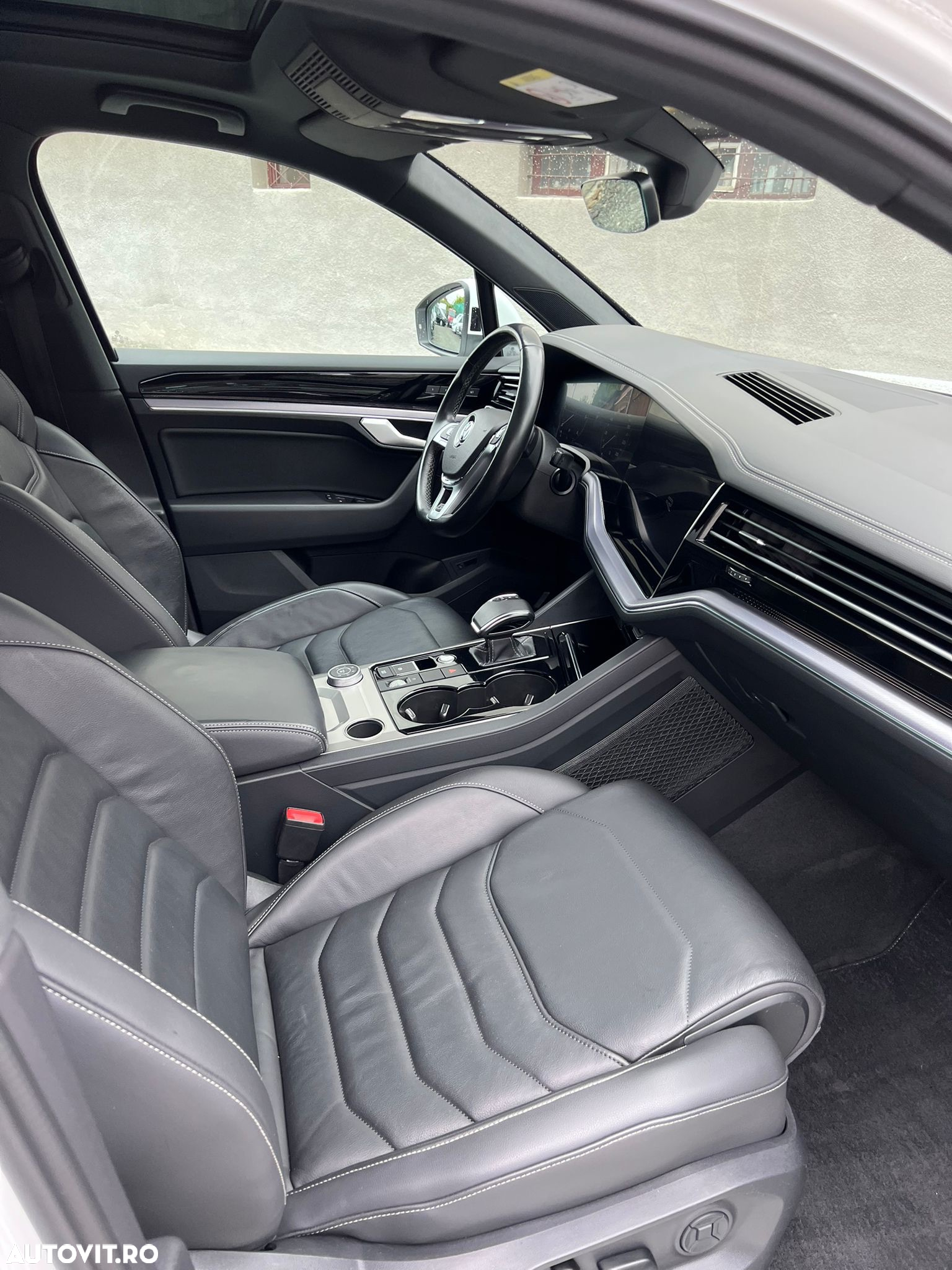 Volkswagen Touareg - 21