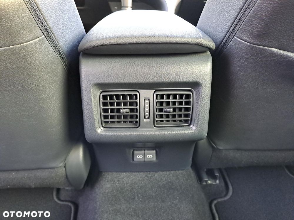 Toyota Camry 2.5 Hybrid Comfort CVT - 27