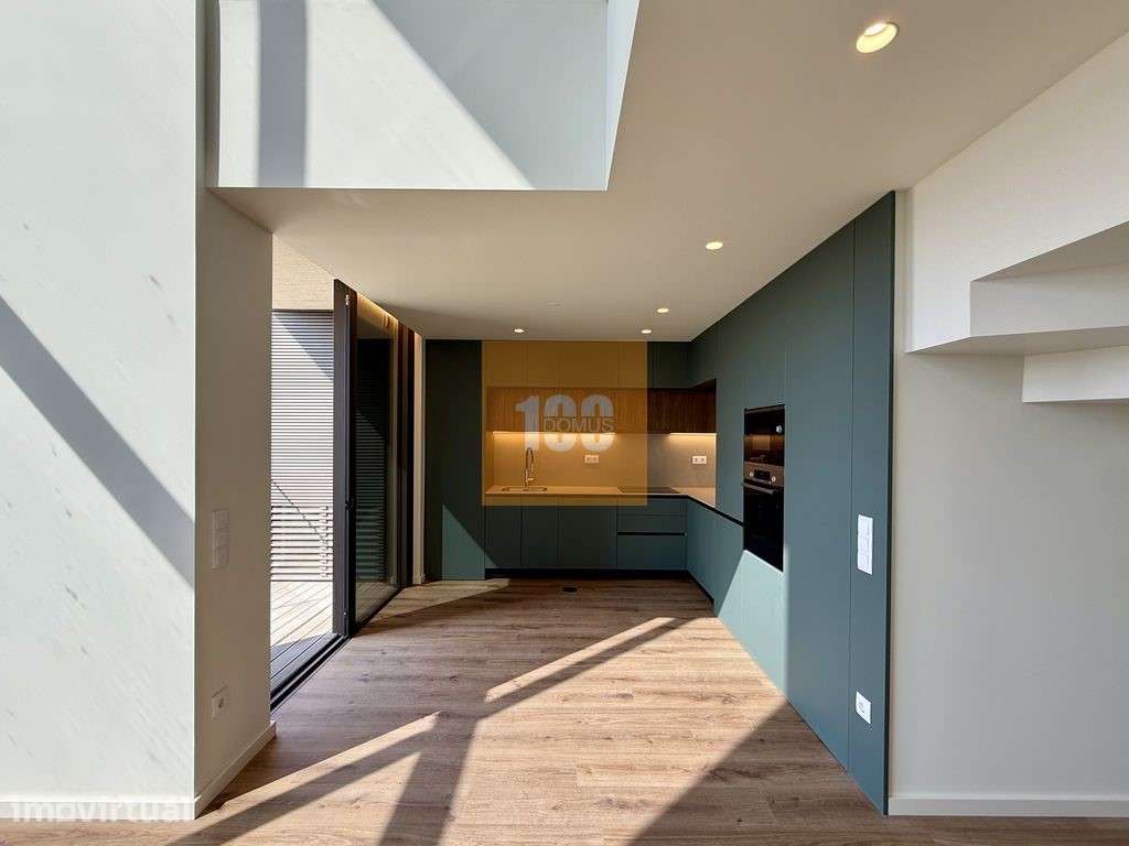 T2 duplex com varanda e garagem em Gaia - Grande imagem: 4/35