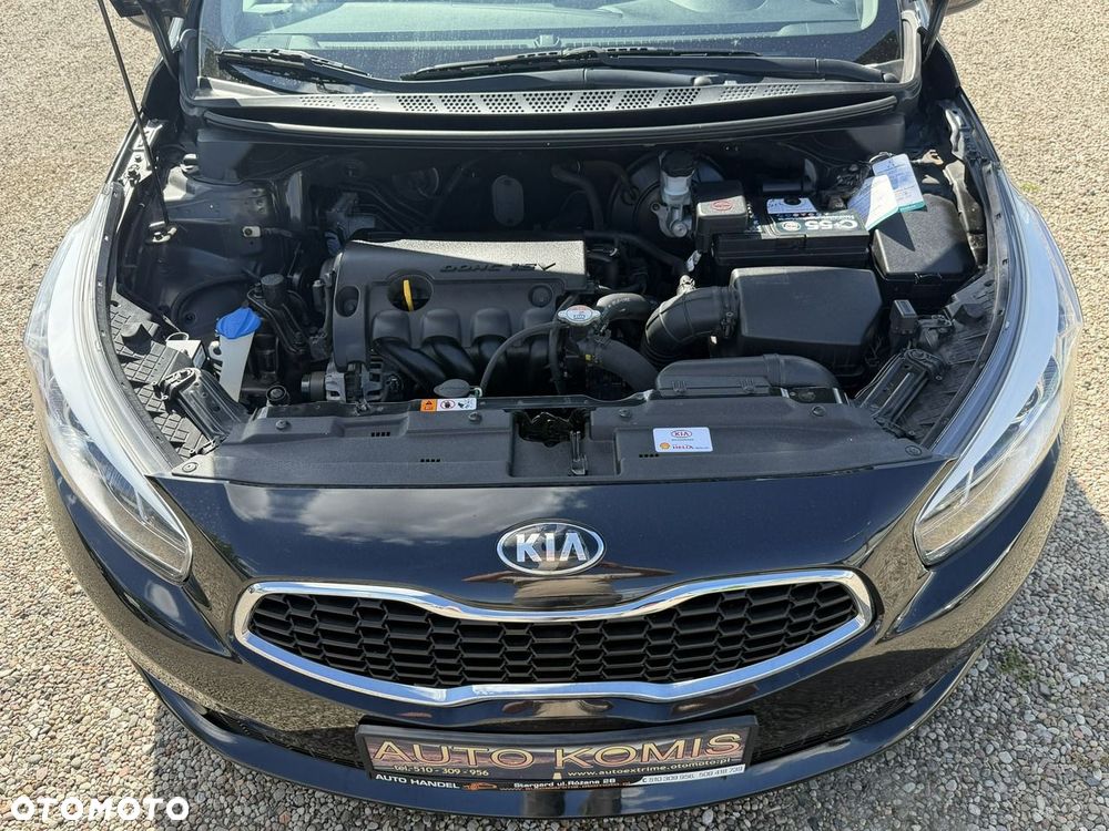 Kia Ceed - 11