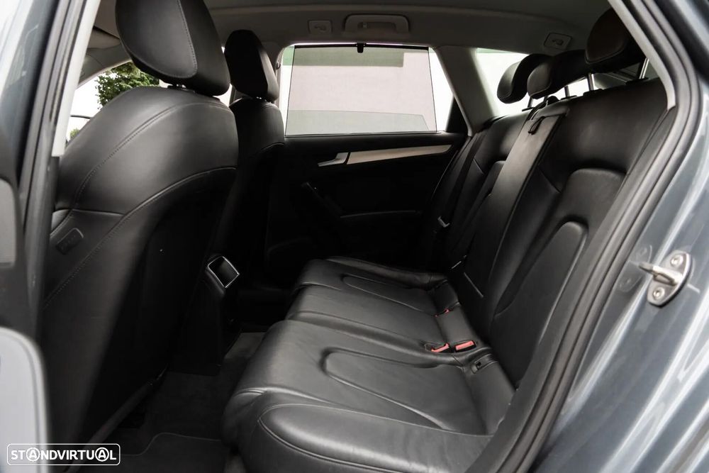 Audi A4 Avant 2.0 TDI Business Line S-line - 26