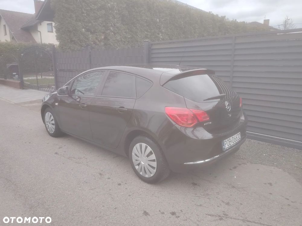 Opel Astra 1.4 Essentia - 4