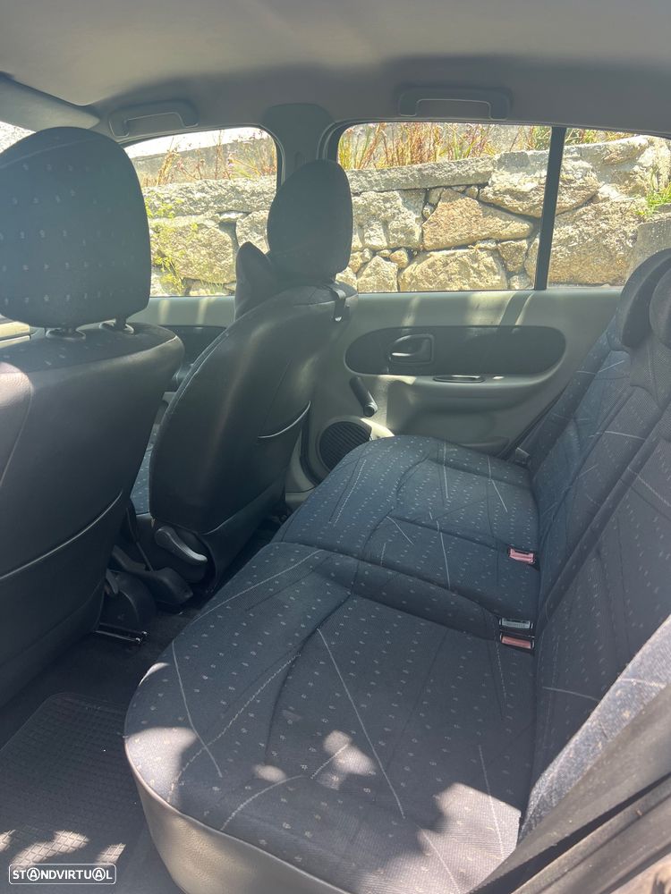 Renault Clio 1.2 16V Expression - 8