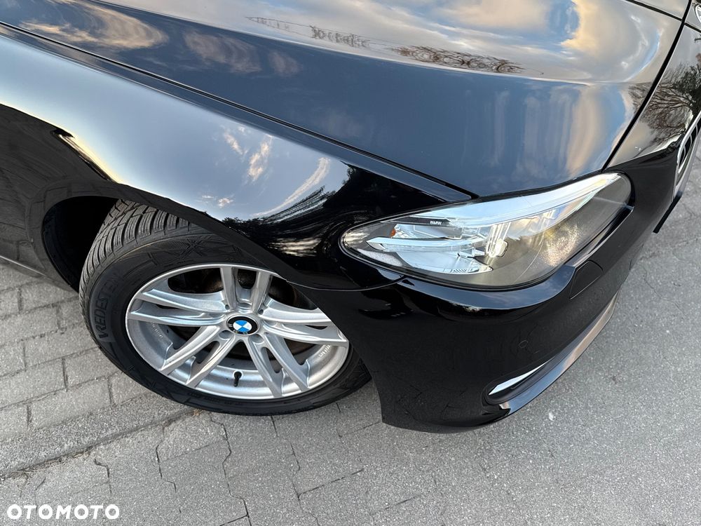BMW Seria 5 520d xDrive - 27