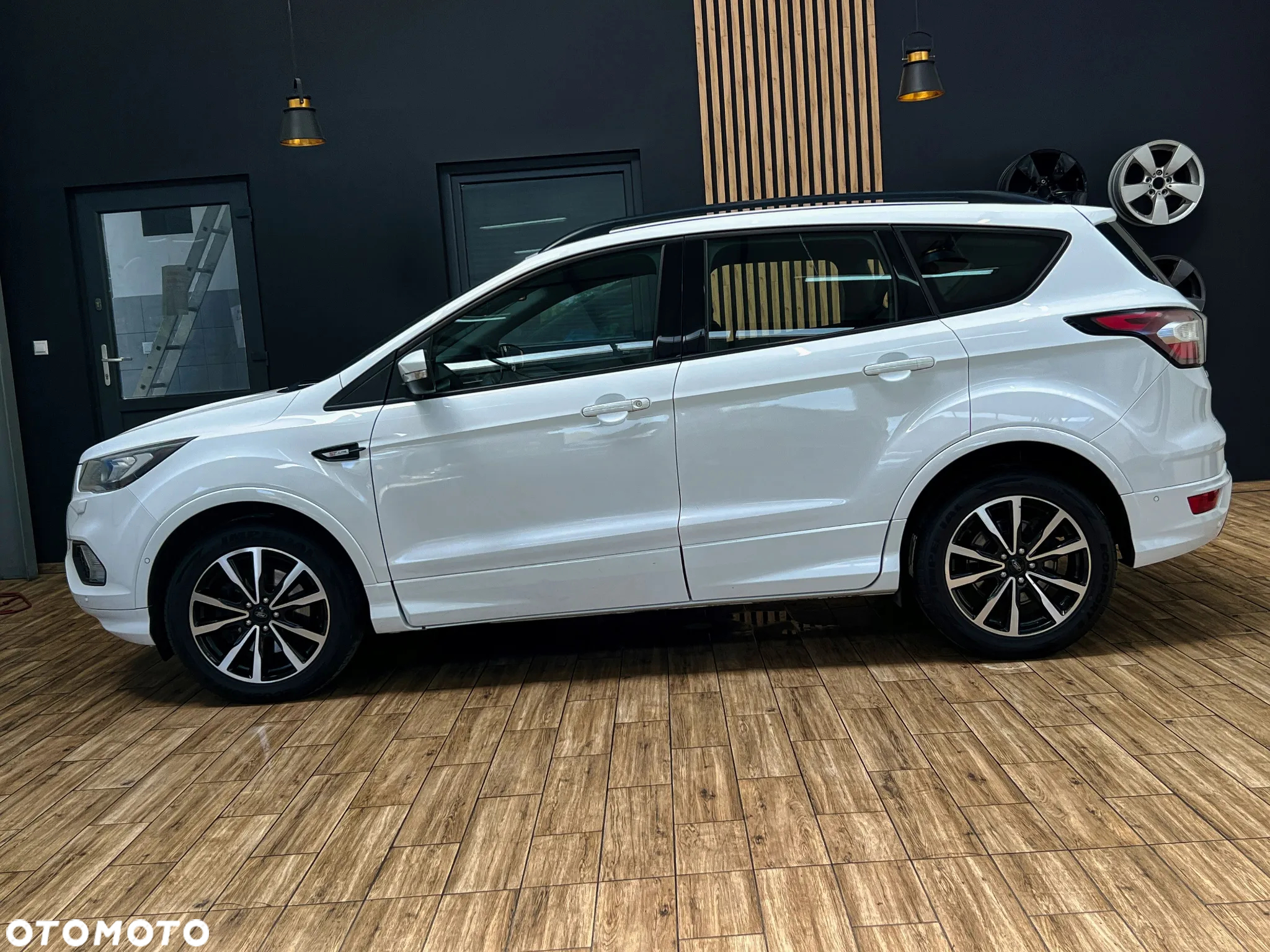 Ford Kuga 1.5 EcoBlue ST-LINE - 11
