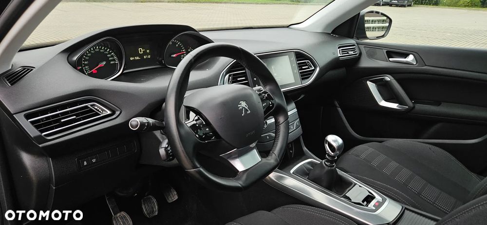 Peugeot 308 SW e-HDi 115 Stop & Start Allure - 11