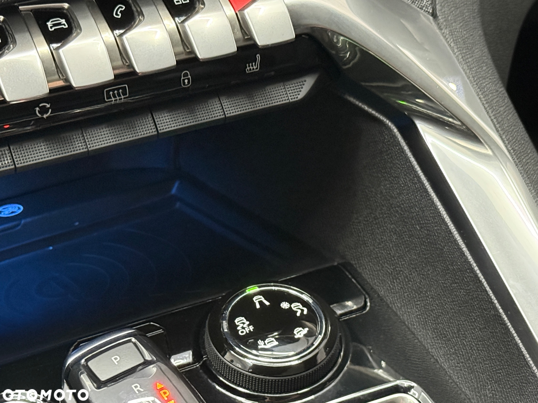 Peugeot 3008 THP 165 EAT6 Stop & Start Allure - 32