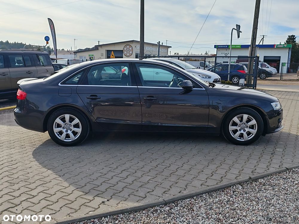 Audi A4 Limousine - 10