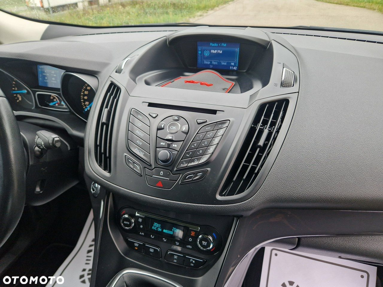 Ford Kuga - 11