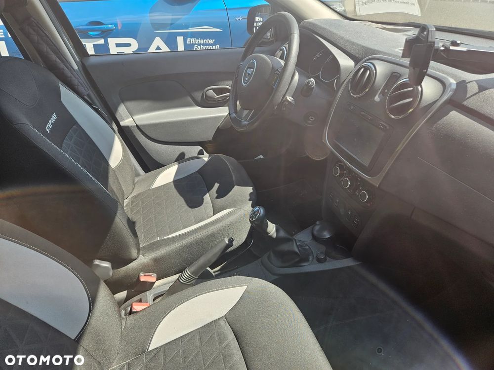 Dacia Sandero TCe 90 Celebration - 2