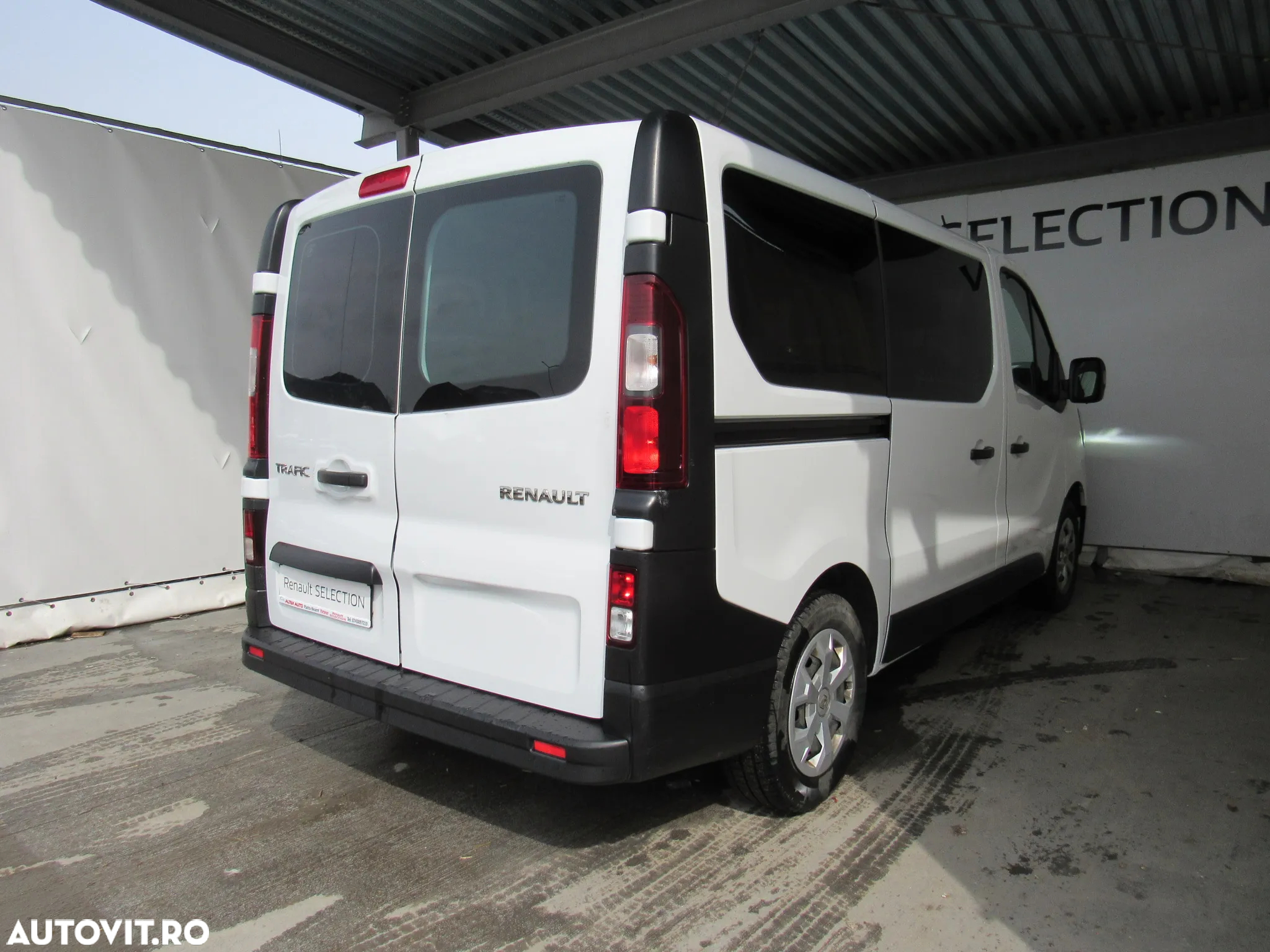 Renault Trafic Combi 2.0 Blue dCi 110 S&S L1 8+1 Life - 20