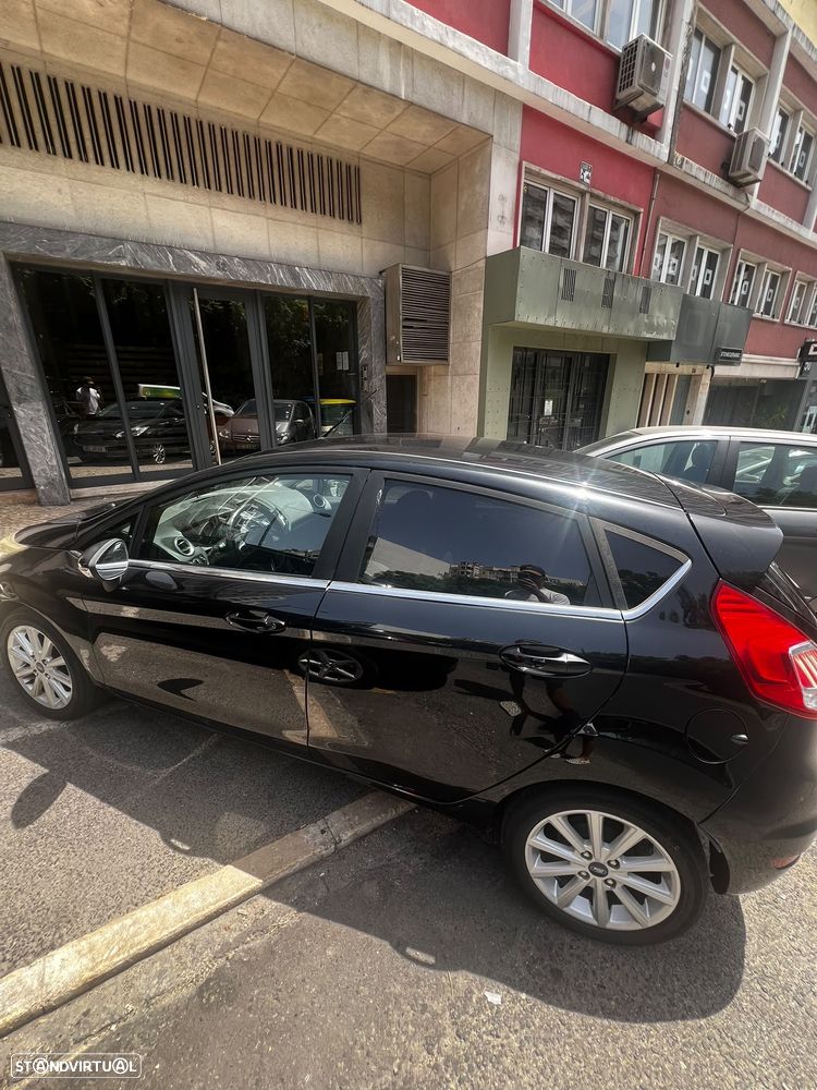 Ford Fiesta - 2
