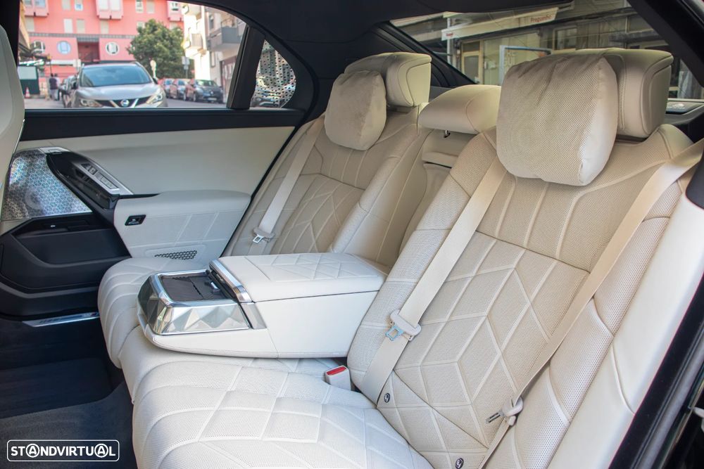 BMW 760 M760e xDrive - 40