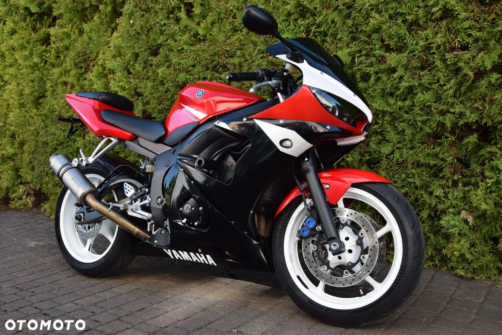 Yamaha R6 - 1