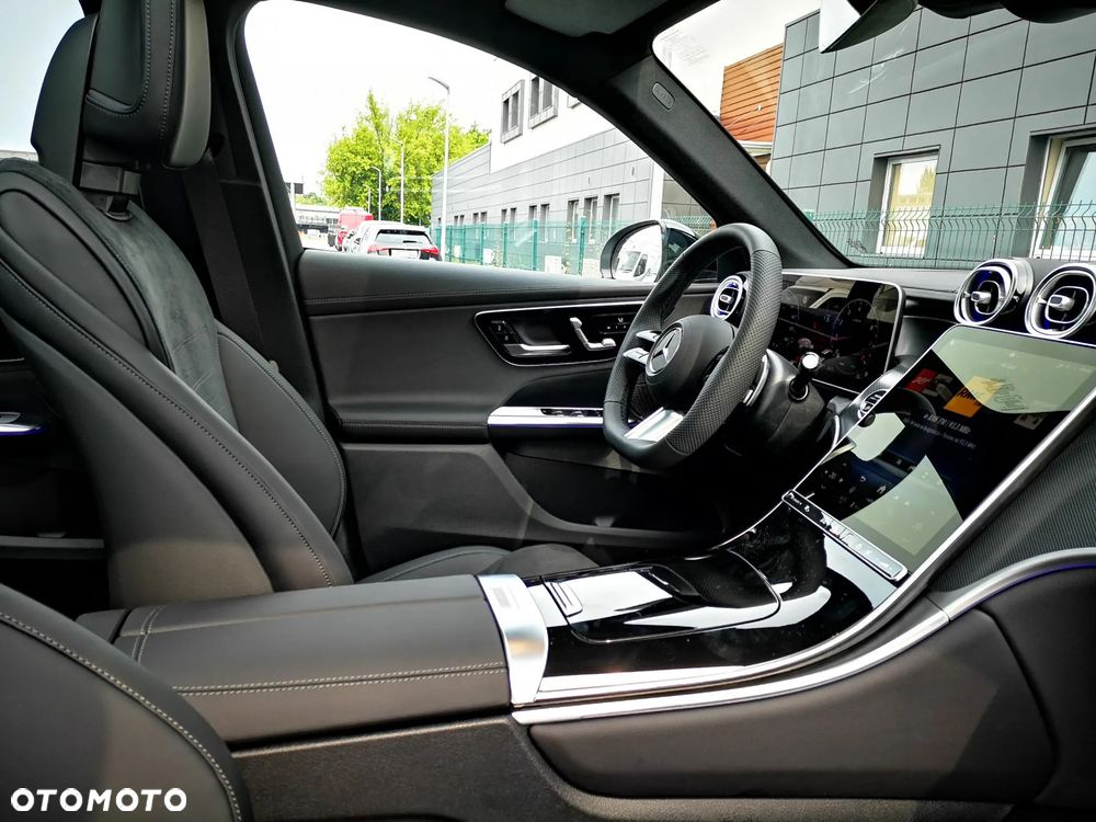 Mercedes-Benz GLC 200 4Matic 9G-TRONIC AMG Line Advanced - 12