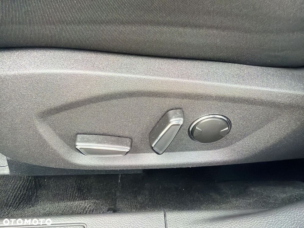 Ford Mondeo - 12